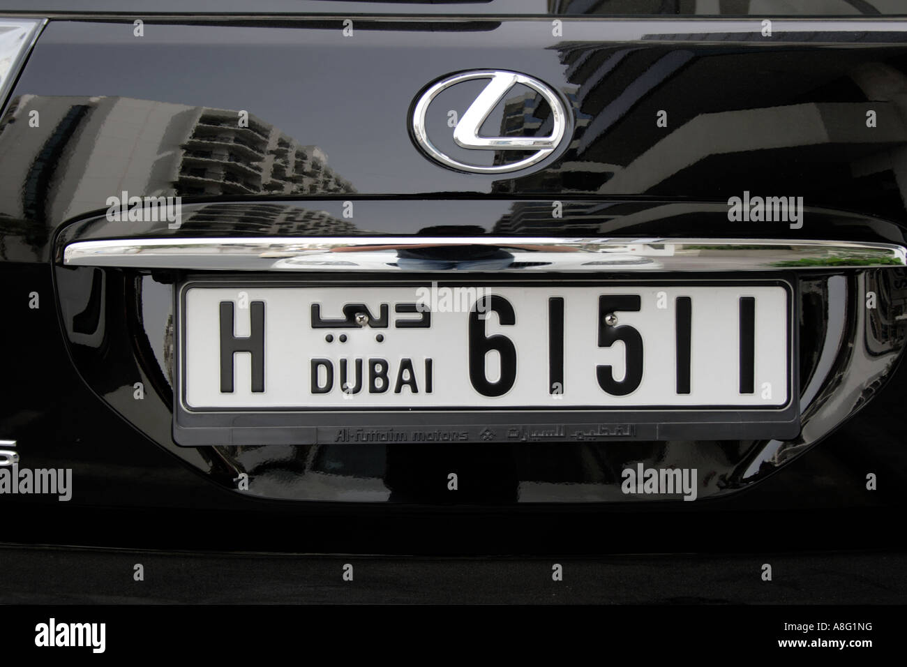 Dubai EMIRATI ARABI UNITI auto di lusso Lexus off road auto targa. Foto di Willy Matheisl Foto Stock