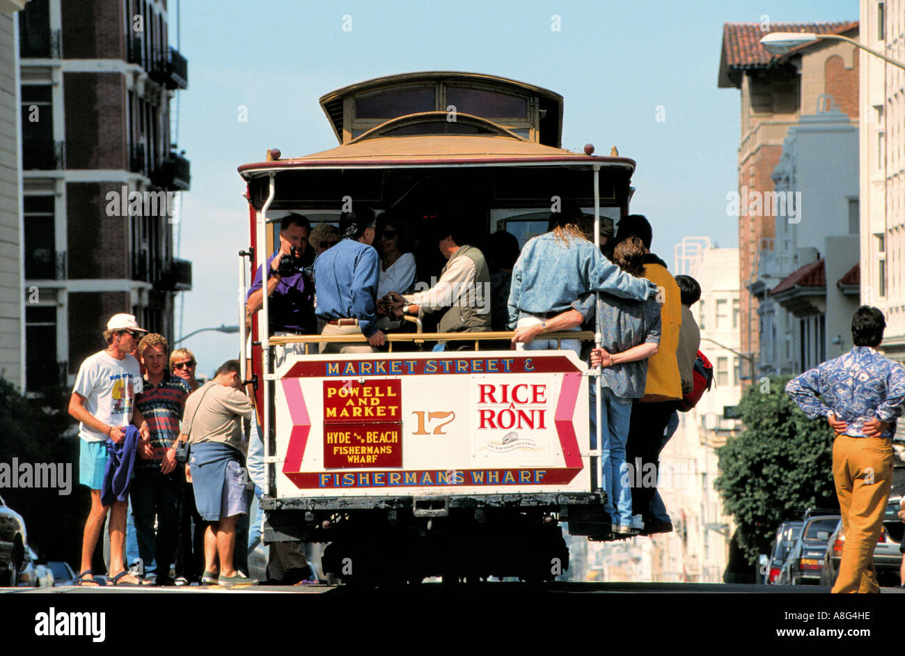 Il tram pieno con i passeggeri, San Francisco, Stati Uniti d'America Foto Stock