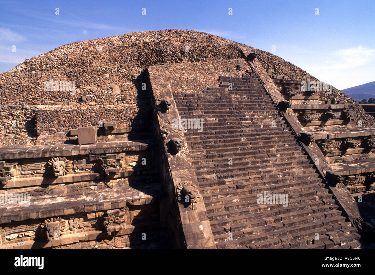 Messico Theotiuacan Avenue dei Morti Piramide del Sole Luna Chachapoya Azteca città degli dei Foto Stock