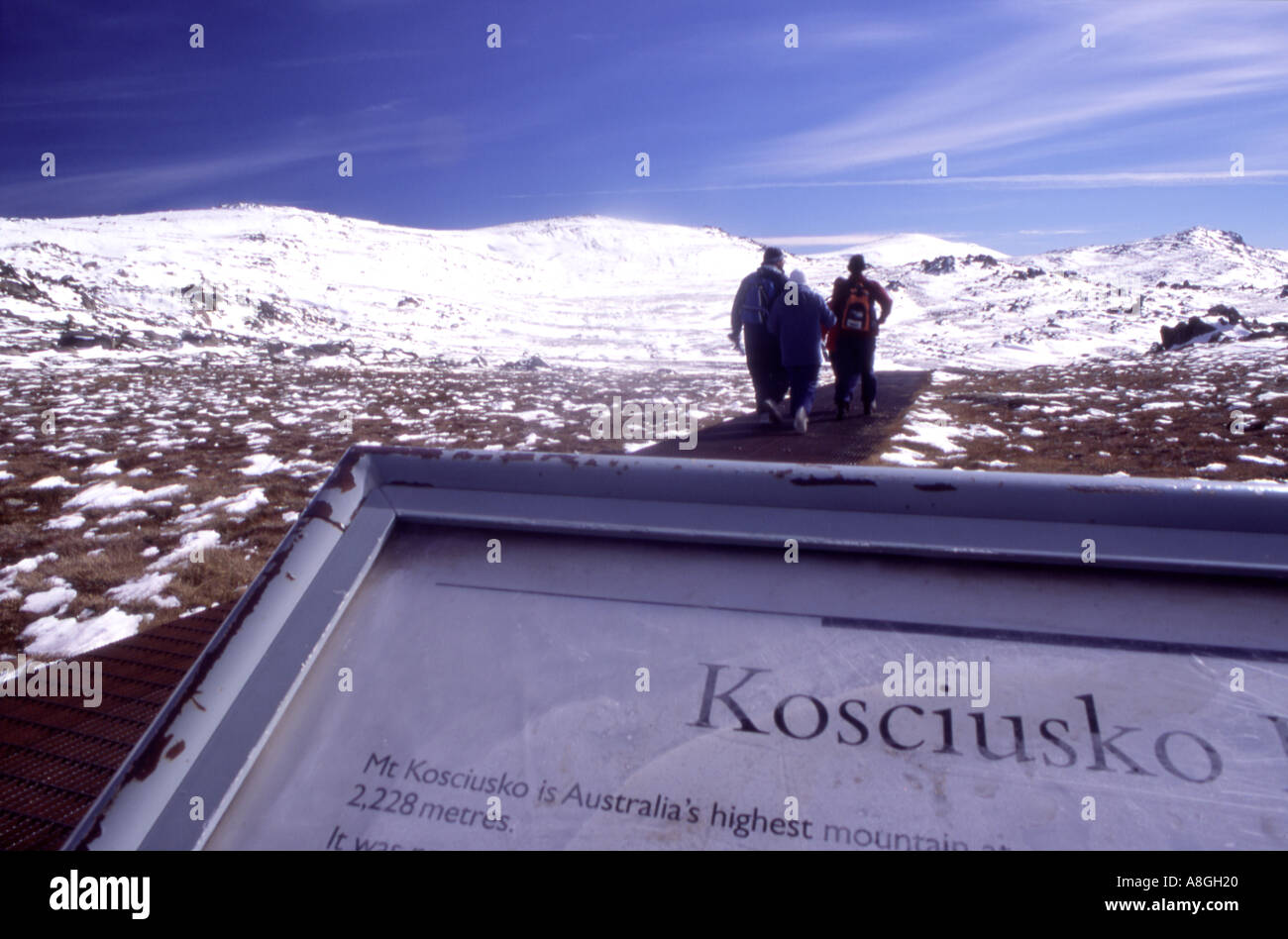 Trampers escursionisti sulla via per il Monte Kosciusko Kosciusko Regione del Nuovo Galles del Sud Foto Stock