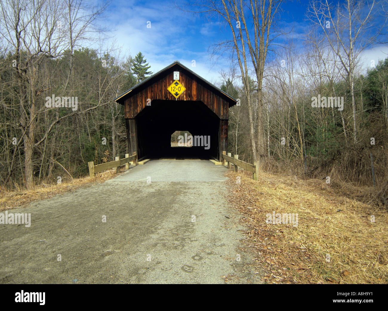 Martins mulino o Martinsville ponte coperto situato in Hartland Vermont STATI UNITI D'America Nord America US Northeast VT new England vt Foto Stock