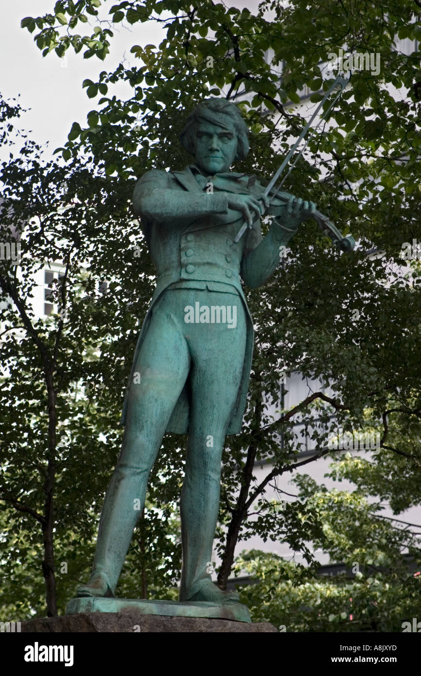Statua di Ole Bull Ole Bulls Plass Bergen in Norvegia Foto Stock