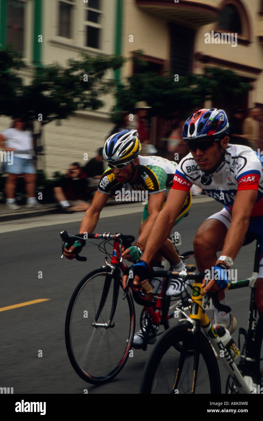 I ciclisti coinvolti nel 2004 San Francisco Grand Prix del ciclismo Foto Stock