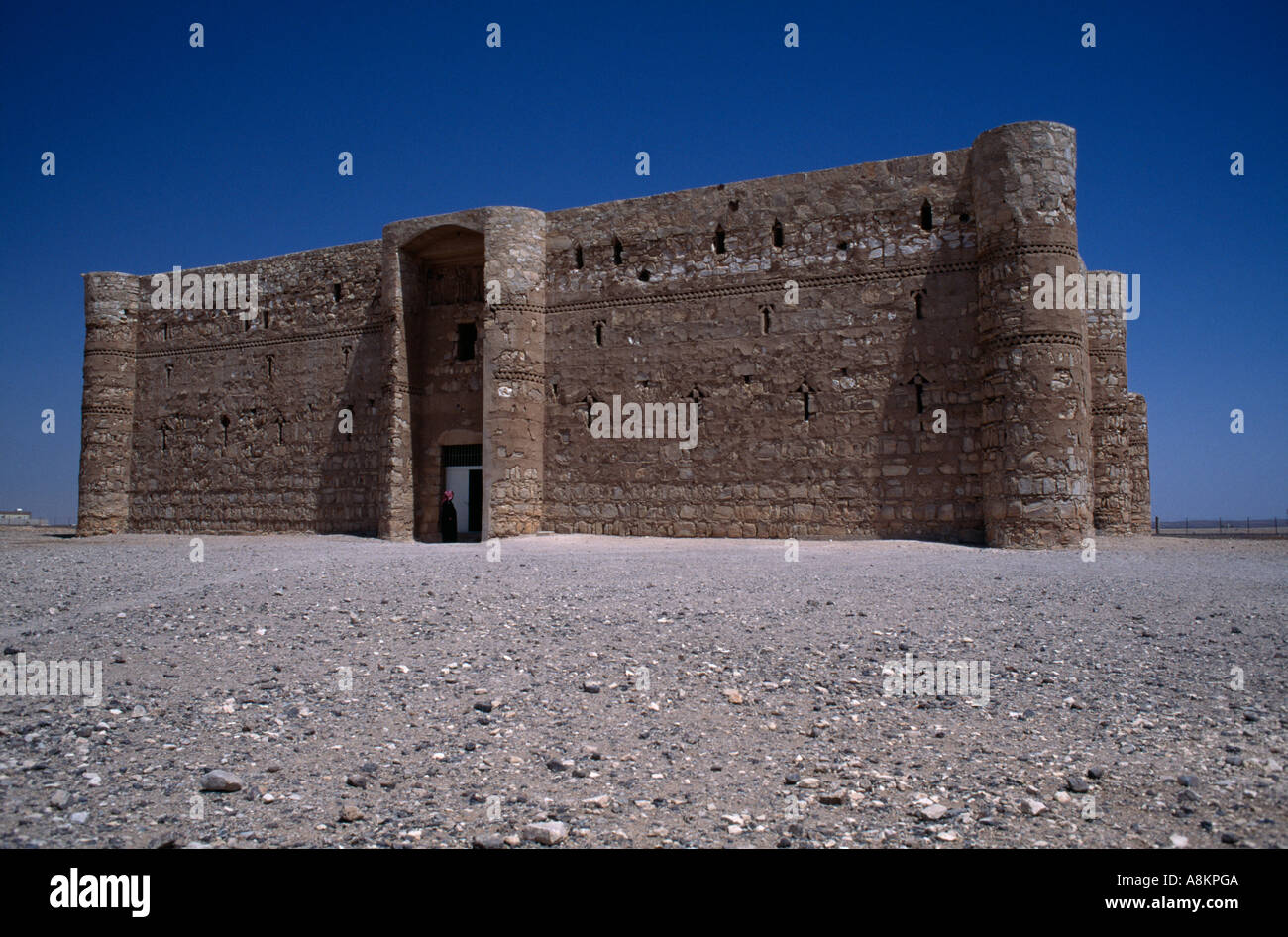 Il deserto omayyade castello di Qasr Al-Kharana, Giordania. Foto Stock