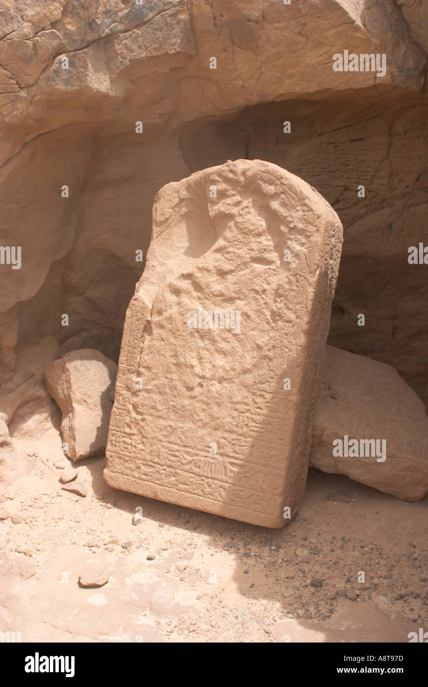 Stele scolpite nelle montagne vicino al tempio di Hathor a Sarabit al Khadim Foto Stock