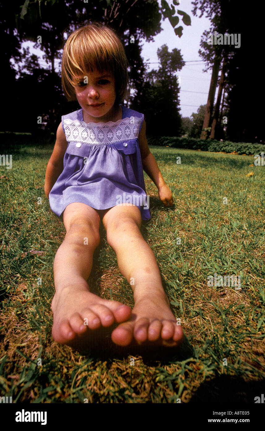 Questi sono i miei piedi. Esperimenti in ultra fotografia grandangolare Foto Stock