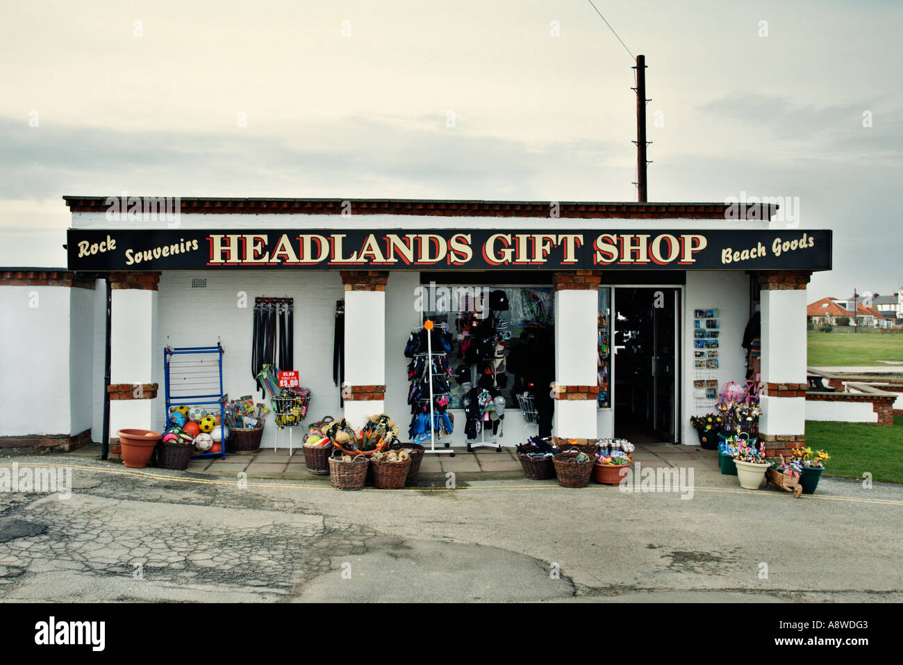 Piccolo negozio di articoli da regalo a Flamborough Head Yorkshire Regno Unito Foto Stock