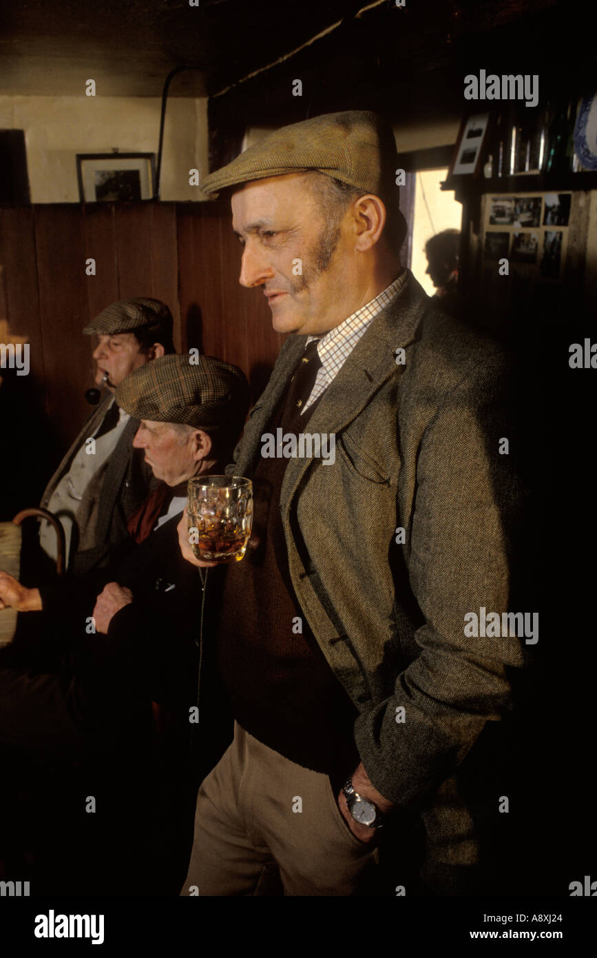 Pub tradizionale Laxfield Suffolk East Anglia England HOMER SYKES East Anglia Foto Stock