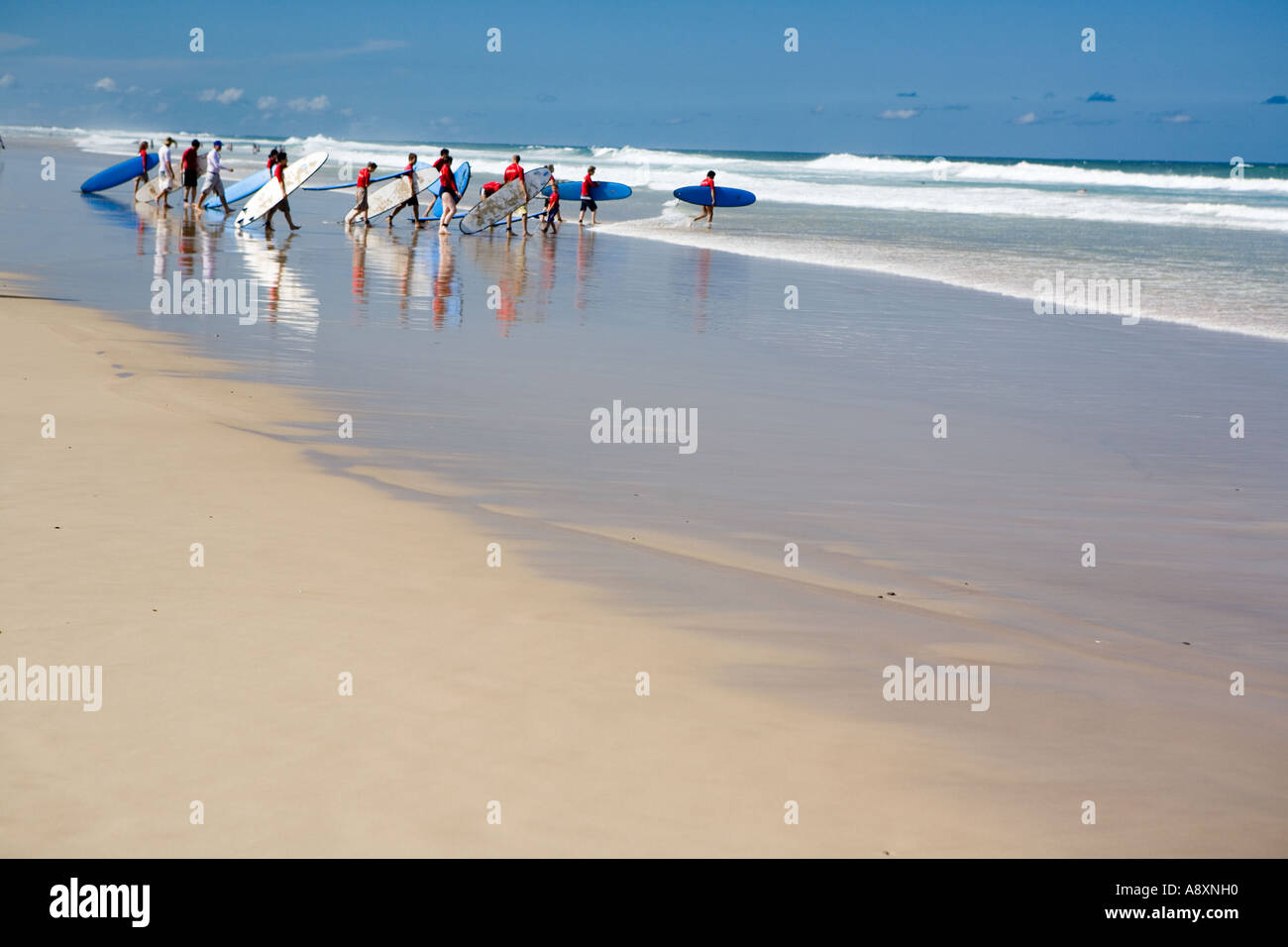 Scuola di surf a Surfers Paradise Gold Coast di Queensland in Australia Foto Stock