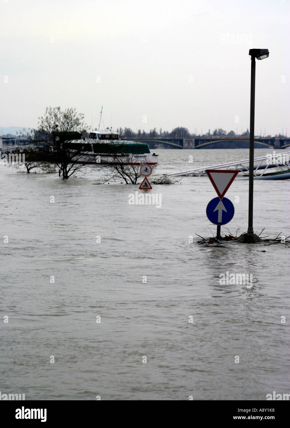 Le inondazioni del Danubio a Budapest, Ungheria 2006 Foto Stock