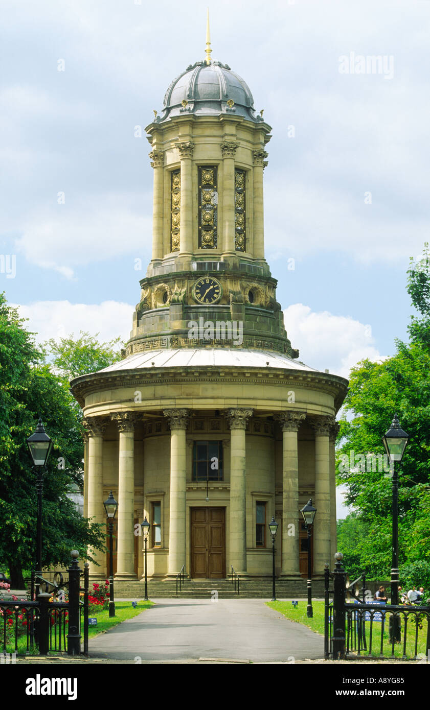 Industriali di Saltaire World Heritage Site, West Yorkshire. La rotonda Chiesa congregazionale è ora il Regno Chiesa Riformata. Foto Stock