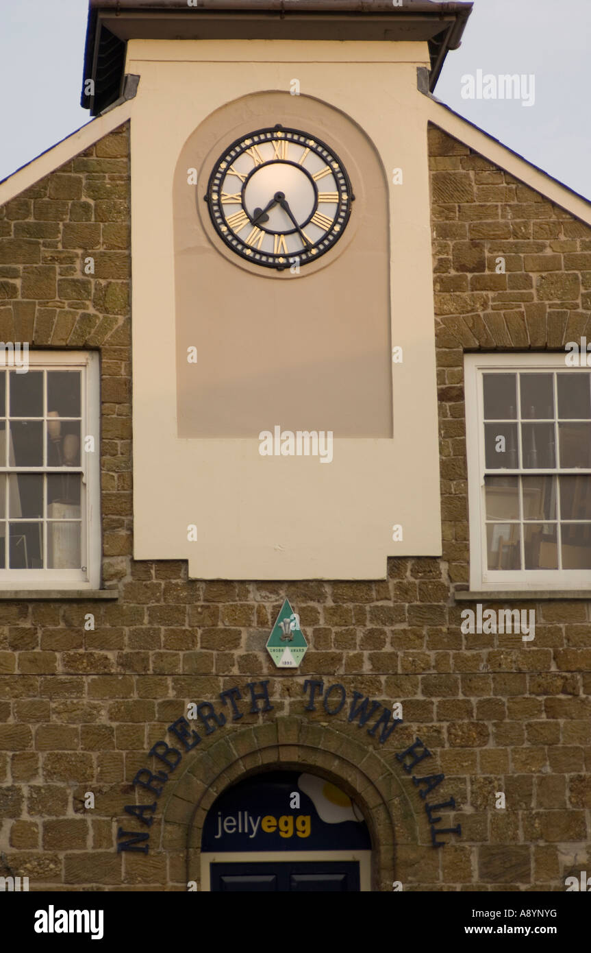 Il municipio e il clock Narberth Pembrokeshire south west wales sera d'estate REGNO UNITO Foto Stock