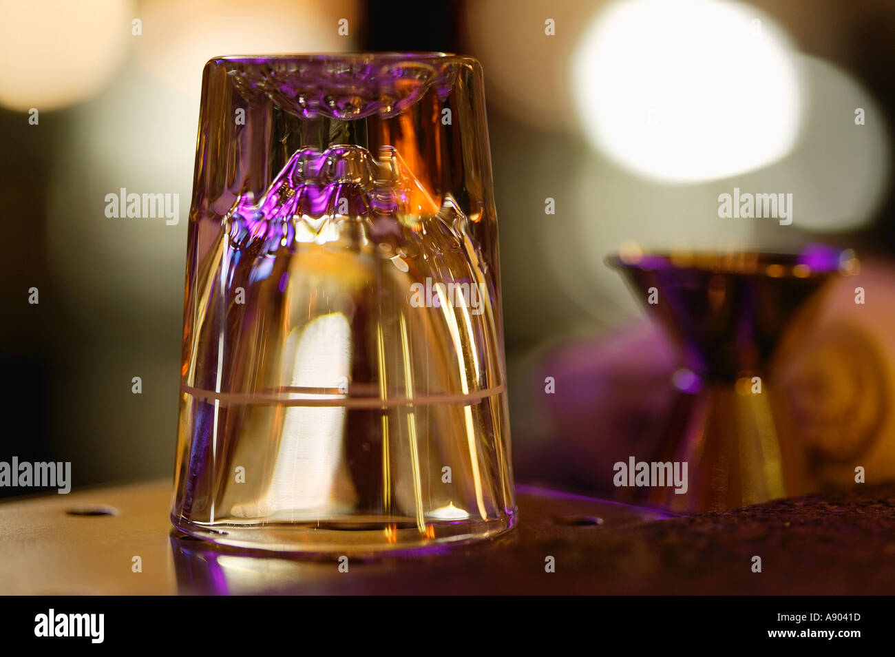 Shotglass in bar Foto Stock