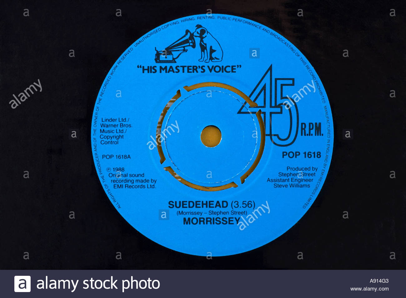 Primo piano di un vinil 45 - Morrissey, Suedehead rilasciato nel 1988 Foto Stock