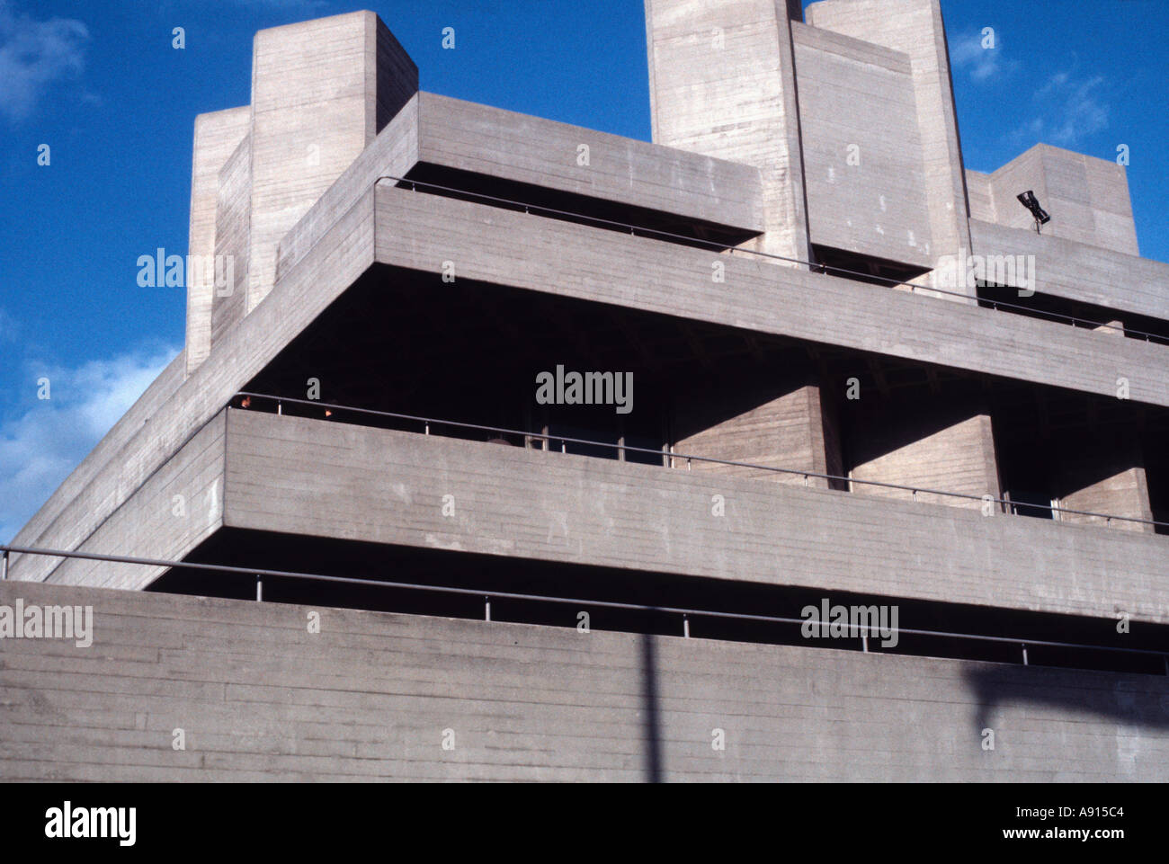 Dettaglio del Teatro Nazionale edificio sulla South Bank di Londra Inghilterra architetto fu Denys Lasdun Foto Stock