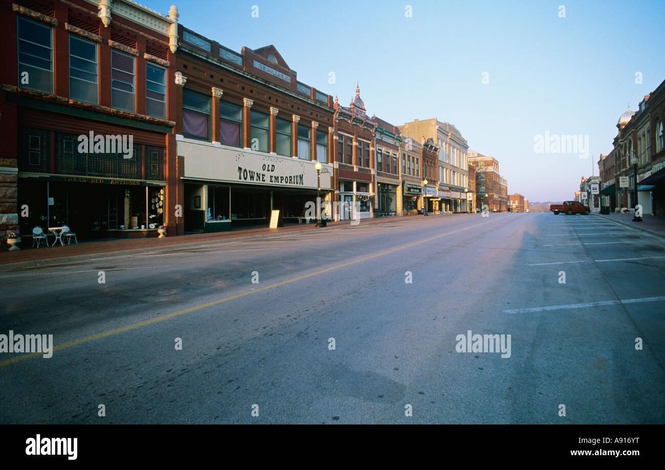 Vetrine del negozio sulla strada principale, Guthrie, Oklahoma, Stati Uniti d'America Foto Stock