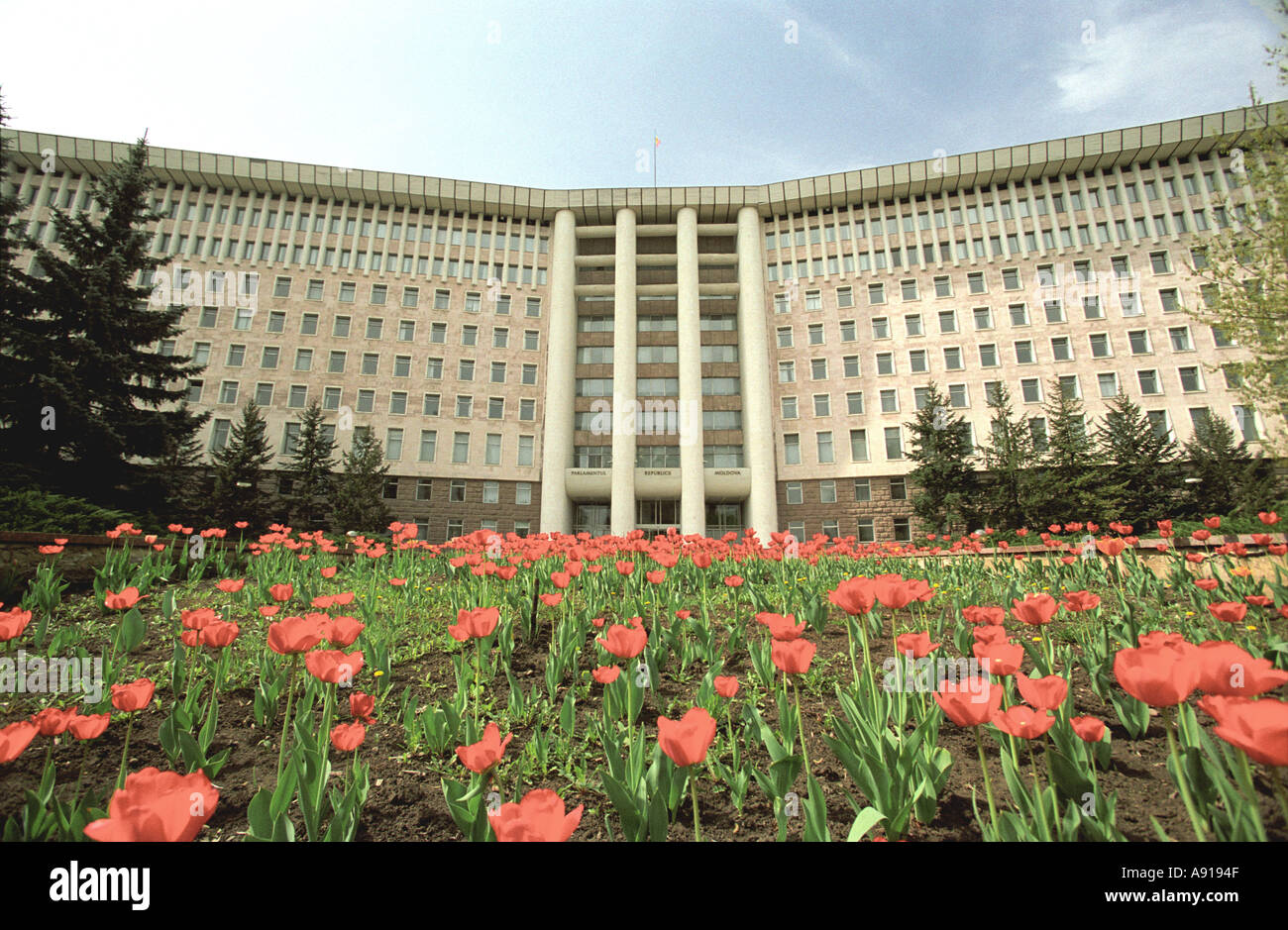 Il palazzo del Parlamento a Chisinau, capitale della ex repubblica sovietica di Moldavia Foto Stock