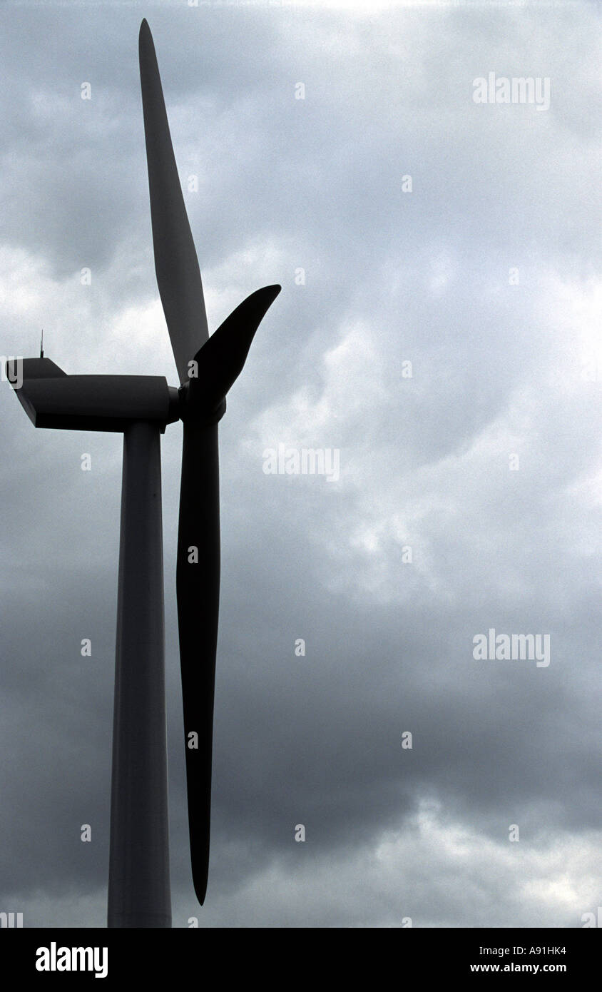 NEG Micon 2,75 megawatt (MW) turbina eolica, alta tensione wind farm, Hartlepool, County Durham, Regno Unito. Foto Stock