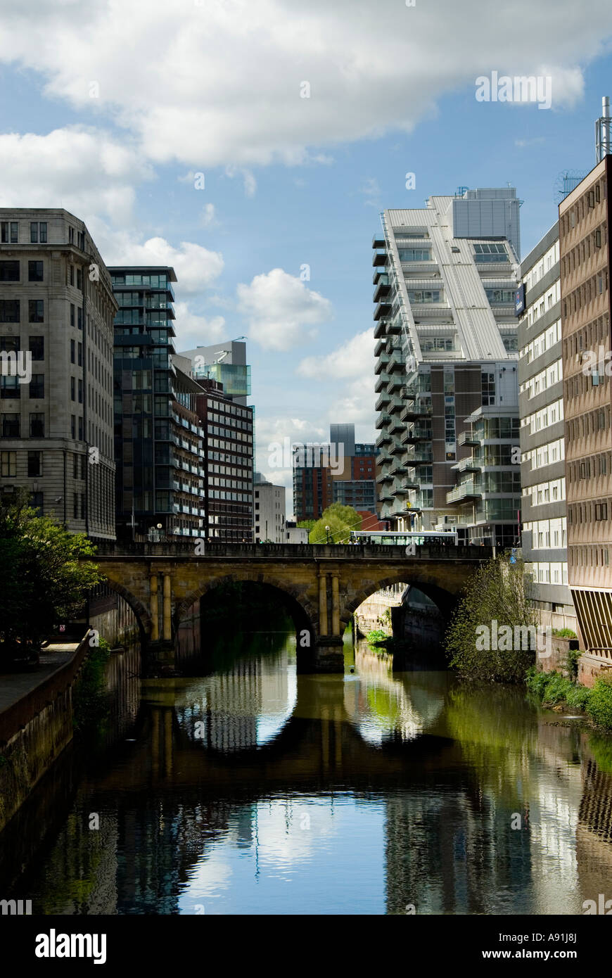 Canal in Manchester City Centre Regno Unito Foto Stock