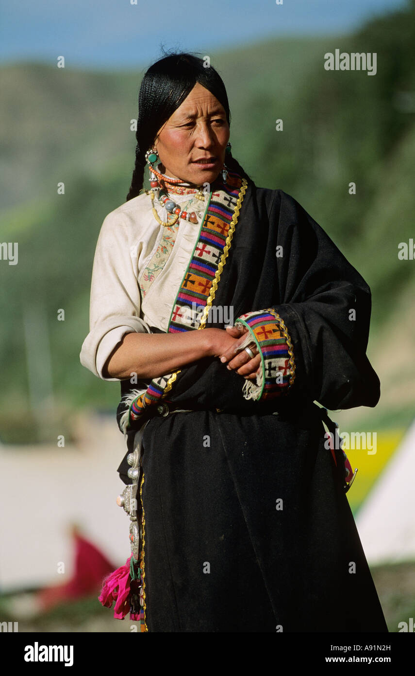 Abbigliamento Tibetano Immagini E Fotos Stock Alamy