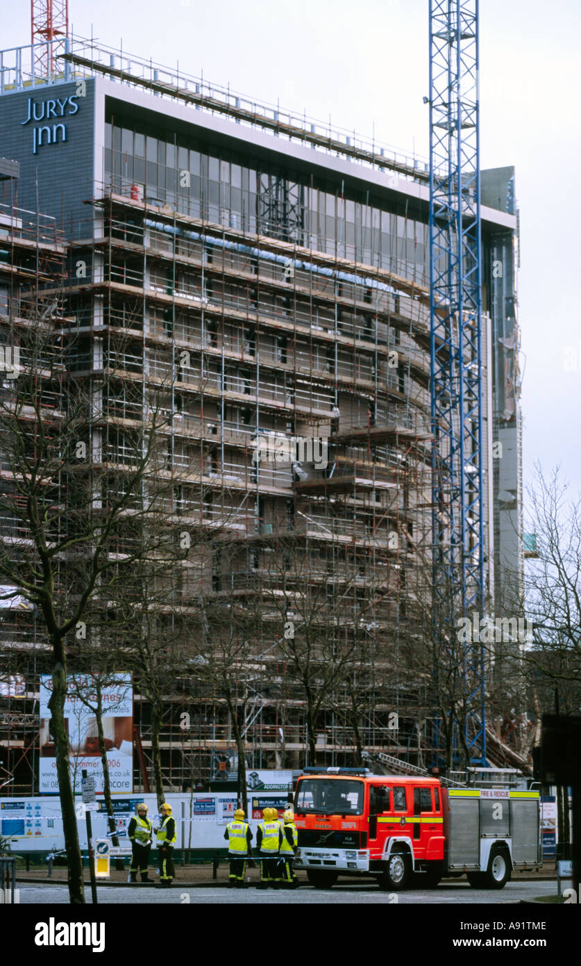 Ponteggio infortunio sul sito di costruzione presso il nuovo Jurys Inn Hotel nella zona centrale di Milton Keynes martedì 11 aprile 2006 Foto Stock