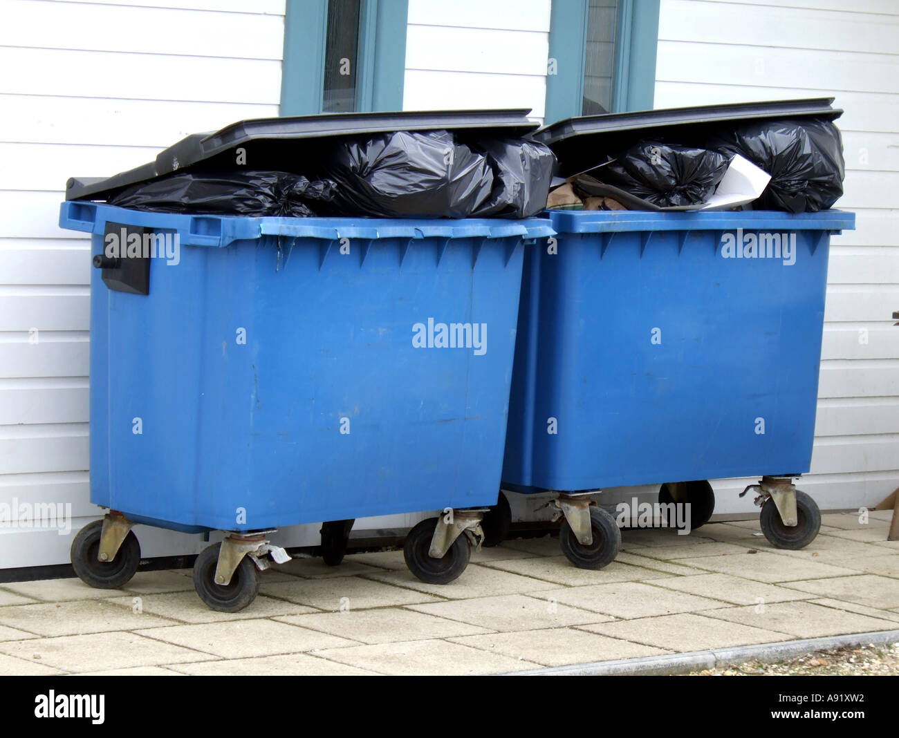 Cestini della spazzatura garbage cestino pattumiera Foto Stock