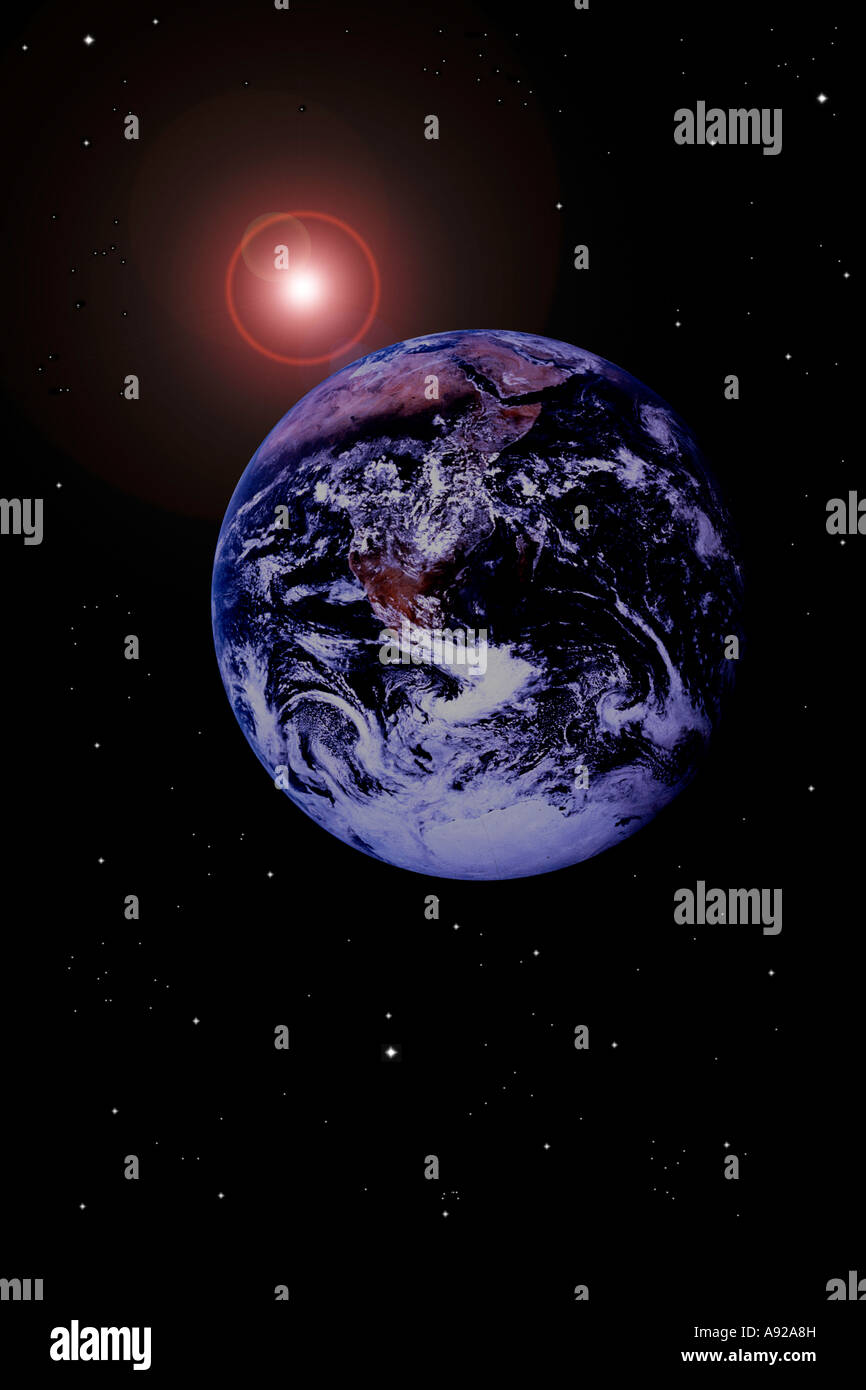 La terra nello spazio con Sun in background e stelle digitale immagine composita Foto Stock