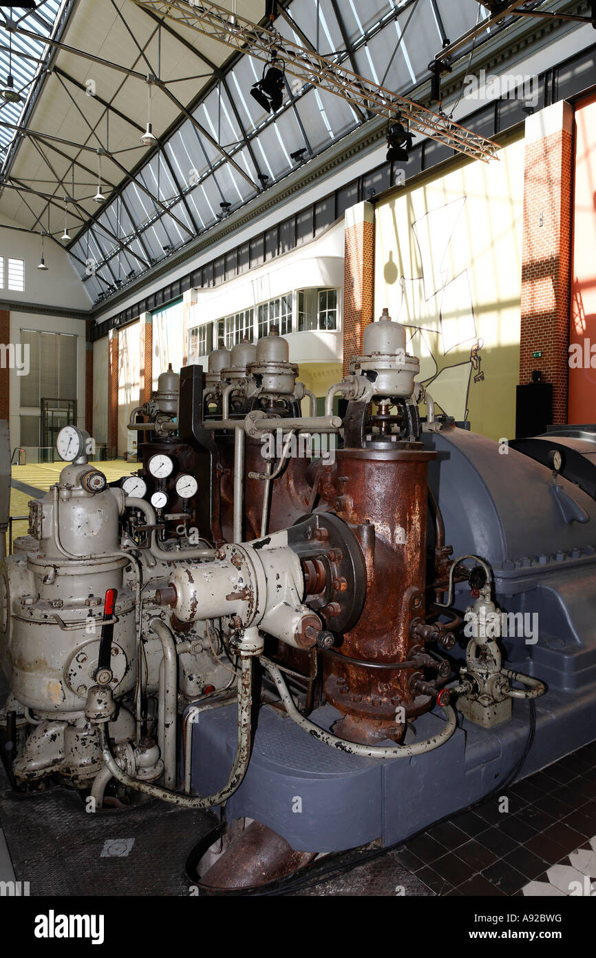 Turbina a vapore storica, sala del dipartimento della città di Duesseldorf, Flingern, Duesseldorf, NRW, Germania Foto Stock