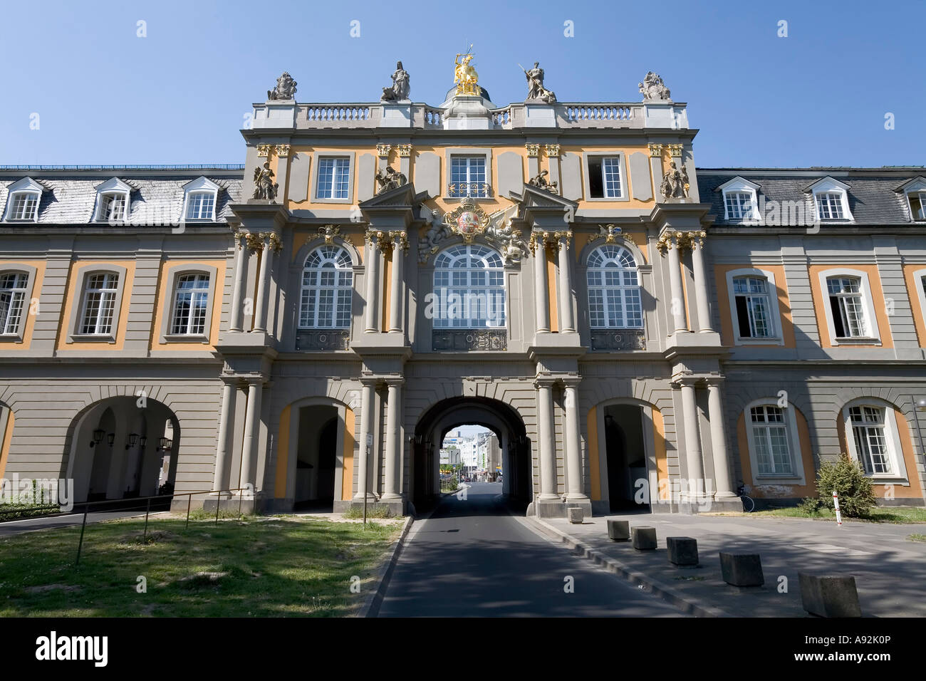 Koblenz gate, vista da sud di Bonn, NRW, Germania Foto Stock