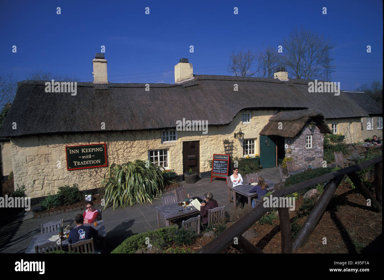I viaggiatori resto pub caerphilly mountain wales uk gran bretagna Foto Stock