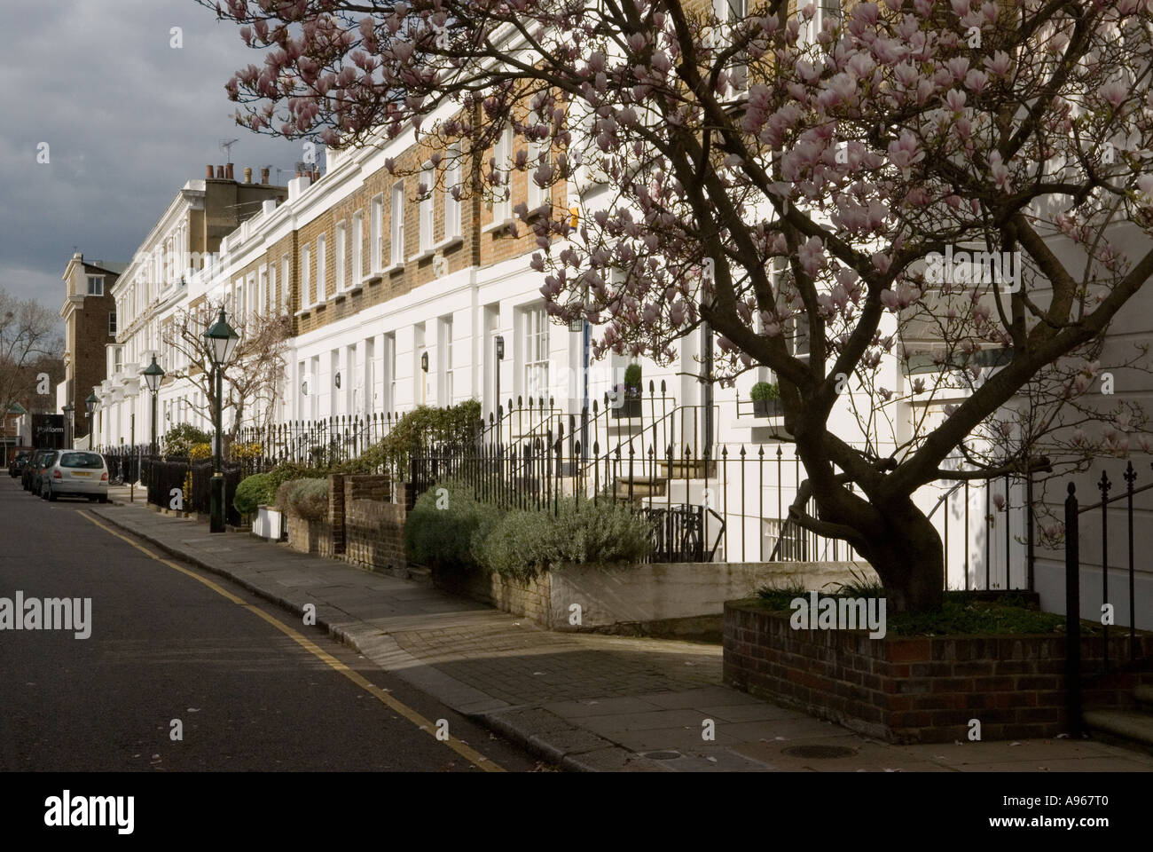 Bramerton Street Chelsea, London SW3 Row ospita la tipica terrazza vittoriana delle case di famiglia in Inghilterra. 2008 2000 UK HOMER SYKES Foto Stock