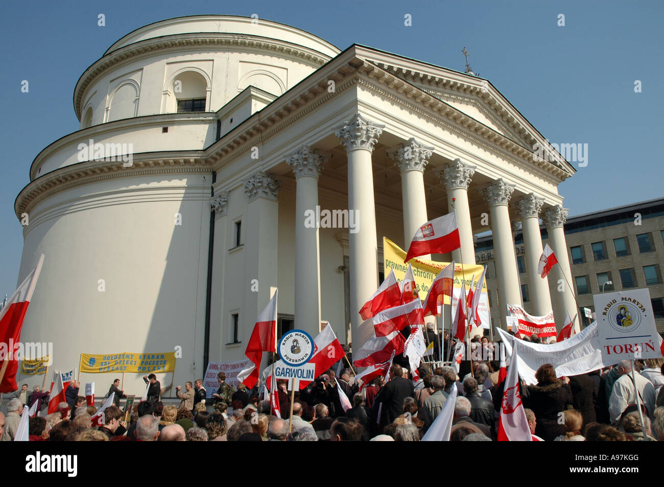 Messa nella chiesa di Sant'Alessandro prima di anti-aborto dimostrazione a Varsavia, Polonia Foto Stock