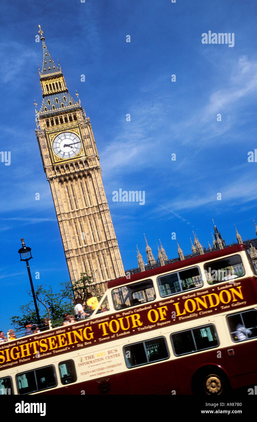 Londra Big Ben Case del Parlamento open top bus turistico Westminster Inghilterra UK Gran Bretagna GB Regno Unito Europa Foto Stock