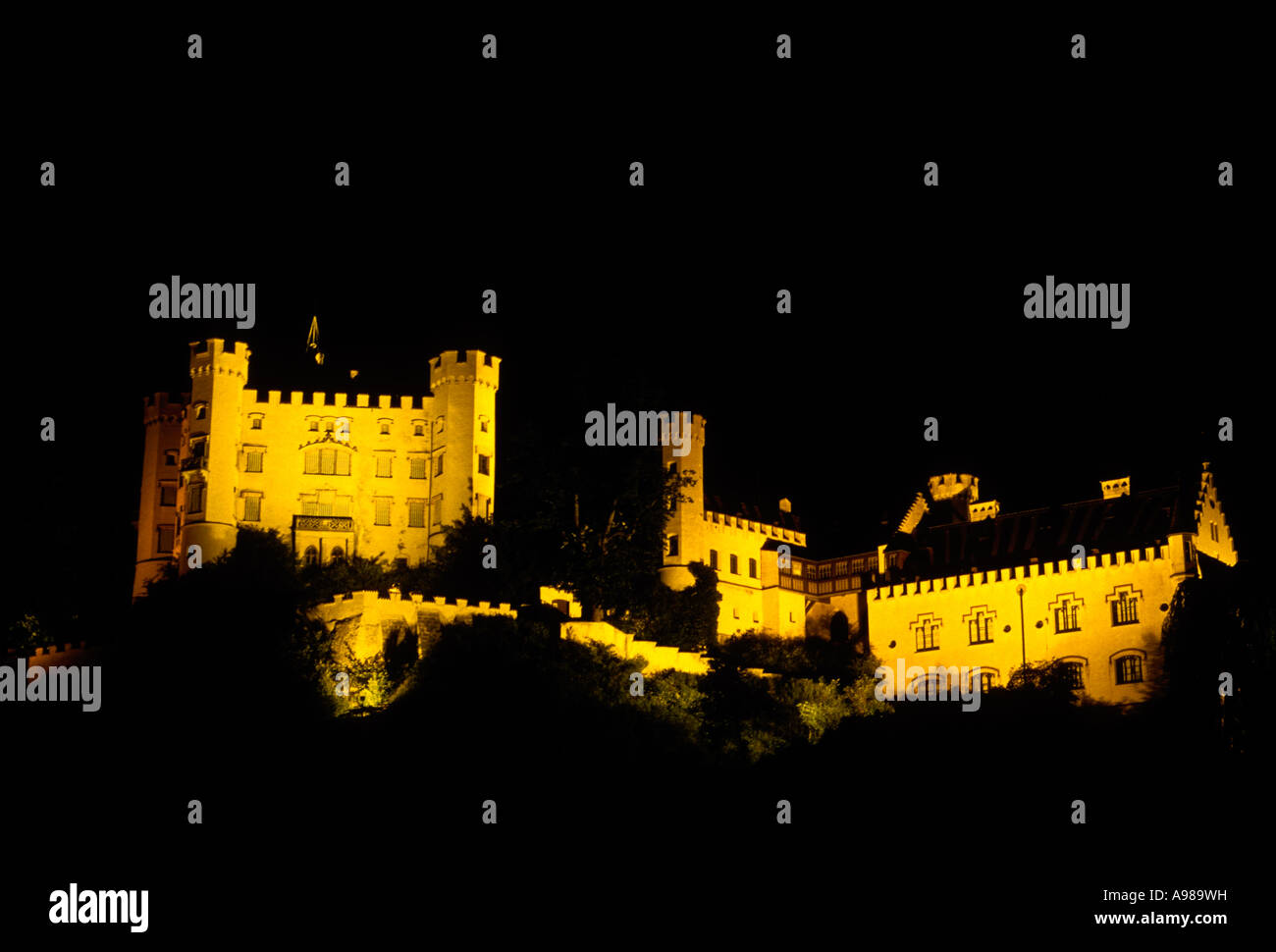 Il Castello di Hohenschwangau nel villaggio di Hohenschwangau in Baviera Germania Europa Foto Stock