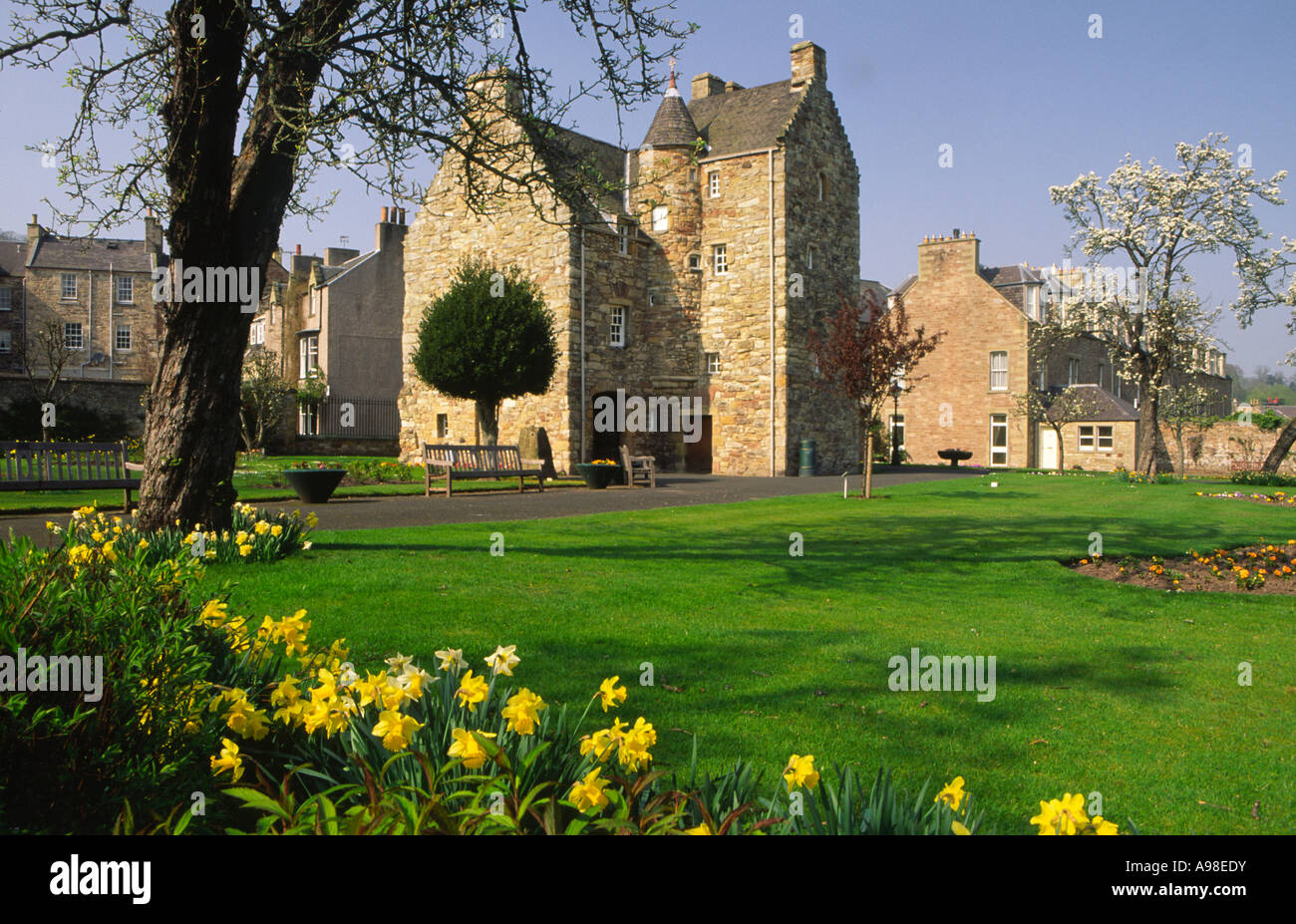 La regina Maria di Scozia Jedburgh colore molla presso la Queen Mary s House xvi centuary tower house Scottish Borders Scotland Regno Unito Foto Stock