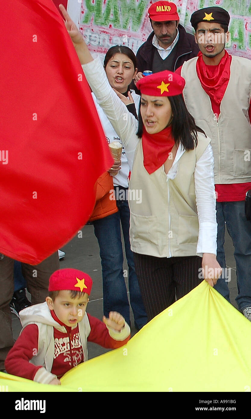 Turco manifestanti marxista a 2006 Può Rally Trafalgar Square a Londra. Foto Stock
