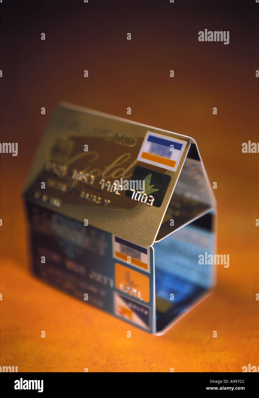 Casa di carte di credito Foto Stock