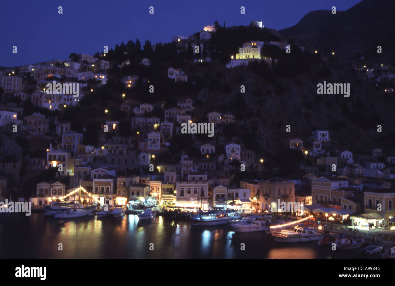 Grecia SIMI al crepuscolo Foto Stock