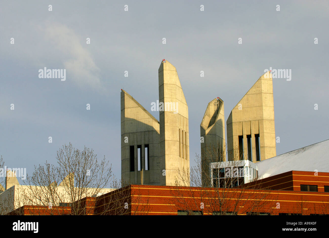 Torri verticali di una community college Foto Stock
