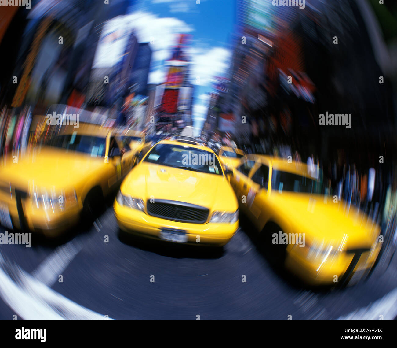 Giallo TAXI TIMES SQUARE MANHATTAN NEW YORK CITY USA Foto Stock