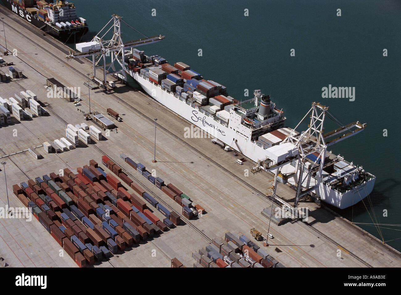 Città del Capo Sud Africa la Safmarine nave portacontainer SA Sederberg sul Dock di Duncan vista aerea Foto Stock