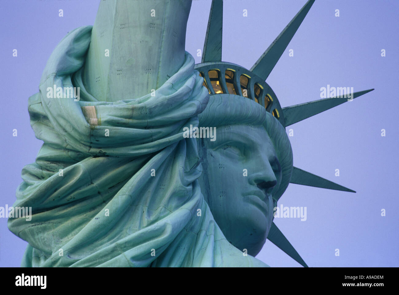 Viso e corona Statua della Libertà NEW YORK CITY USA Foto stock - Alamy