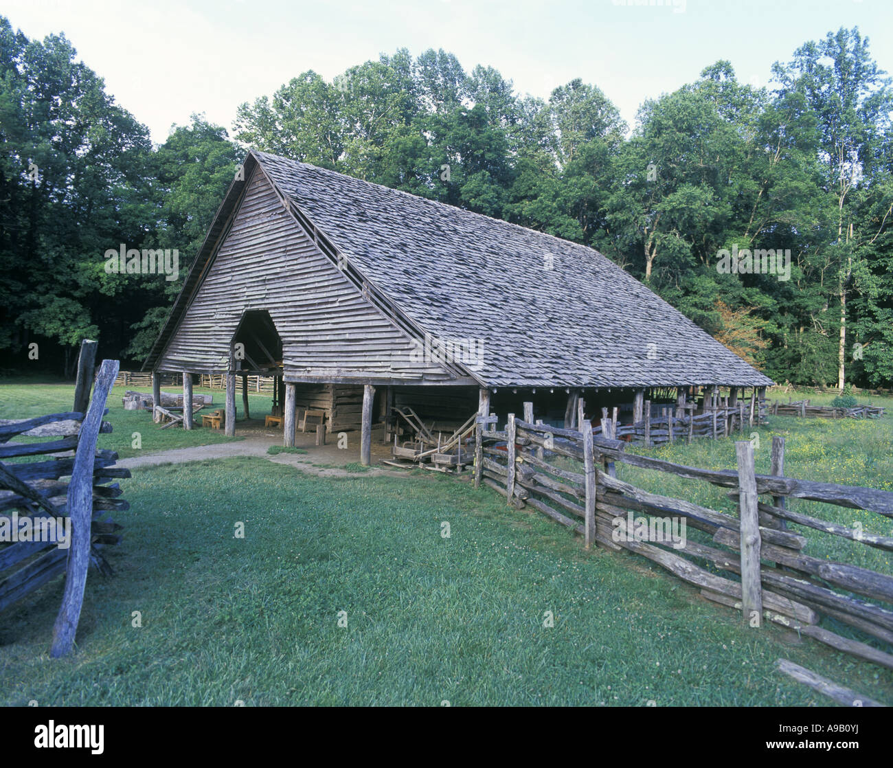 BARN FARM MUSEUM OCONALUFTEE Great Smoky Mountains Park North Carolina USA Foto Stock
