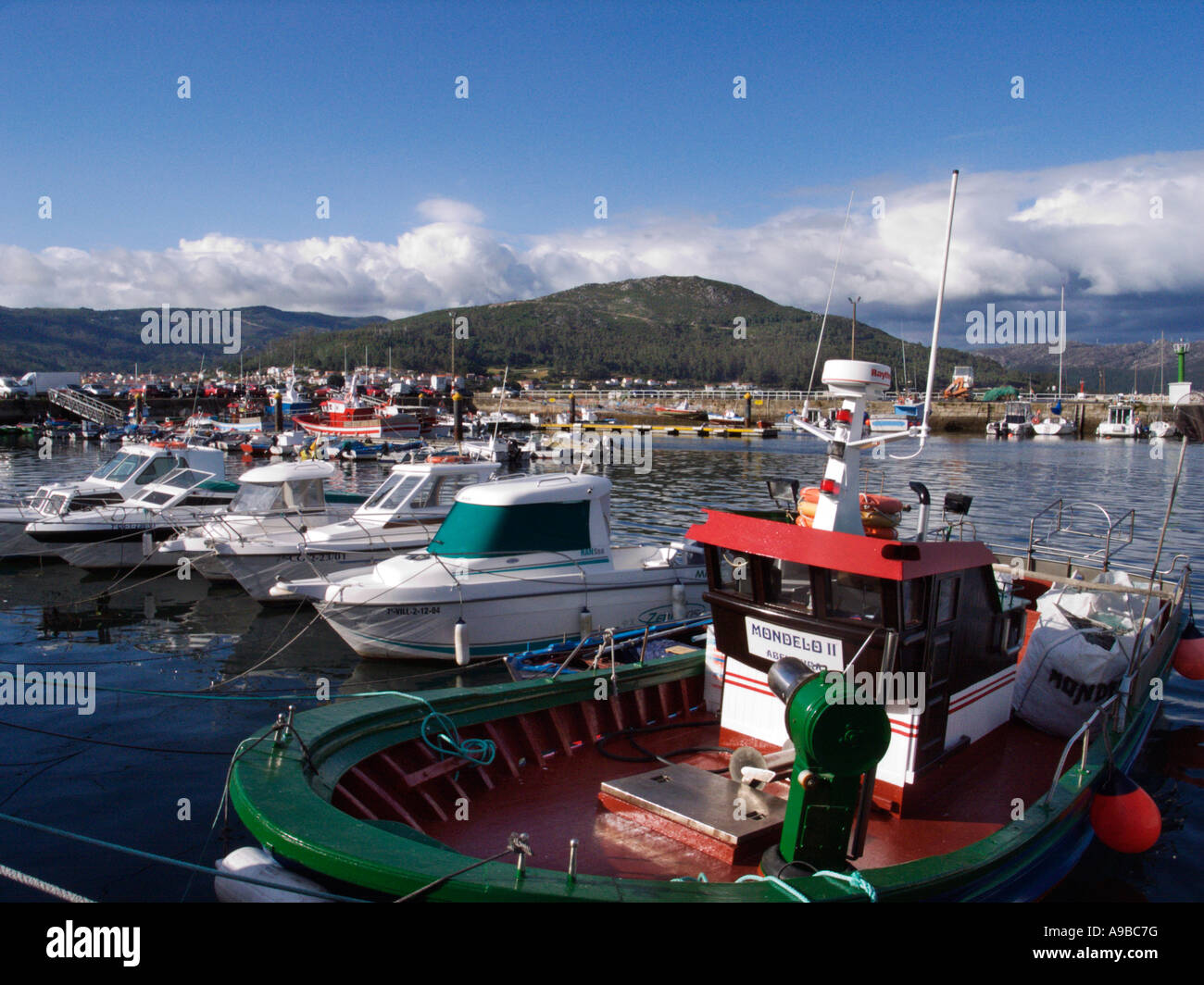 Muros. La Galizia.Spagna Europa ,un attraente porto sulla Ria de Muros in Northen Spagna Foto Stock