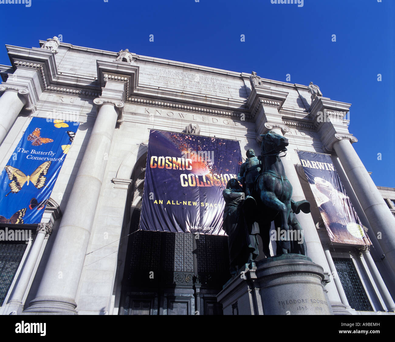 THEODORE Roosevelt Memorial statua ingresso al Museo Americano di Storia Naturale CENTRAL PARK WEST MANHATTAN NEW YORK CITY USA Foto Stock