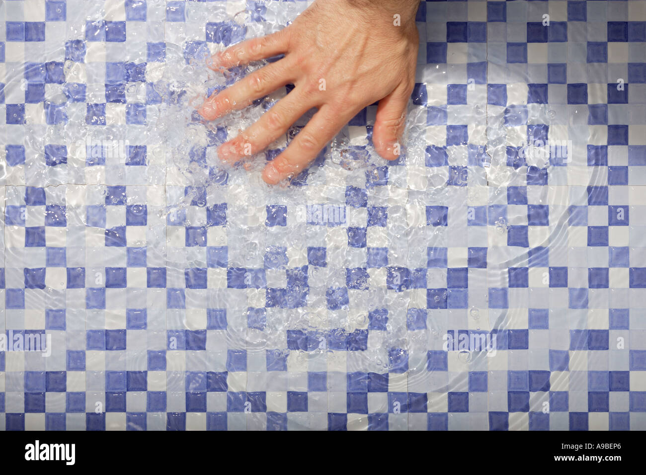 Schizzi a mano in acqua di piastrelle a mosaico sullo sfondo Foto Stock
