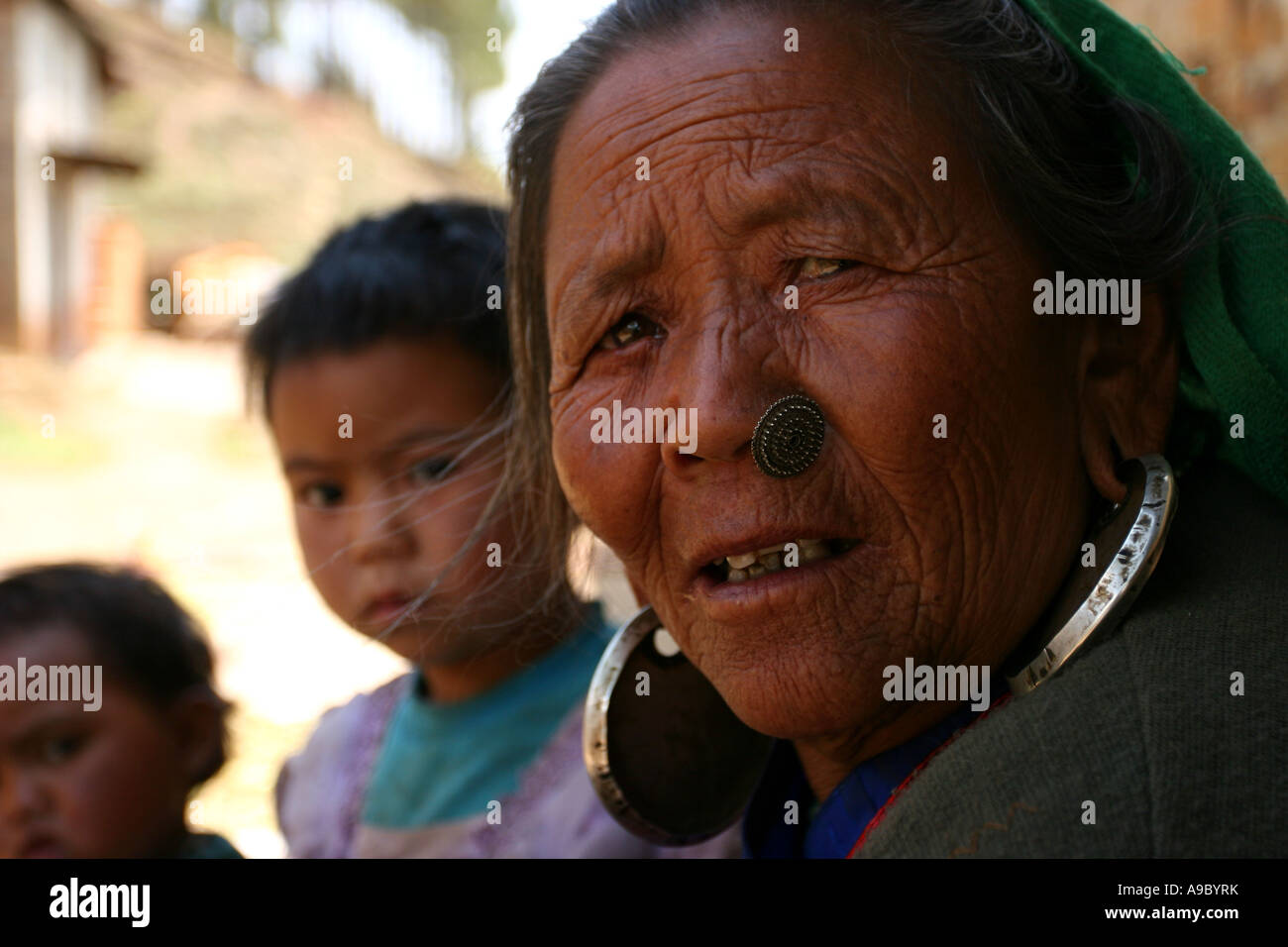 Vecchia Signora nepalese Foto Stock