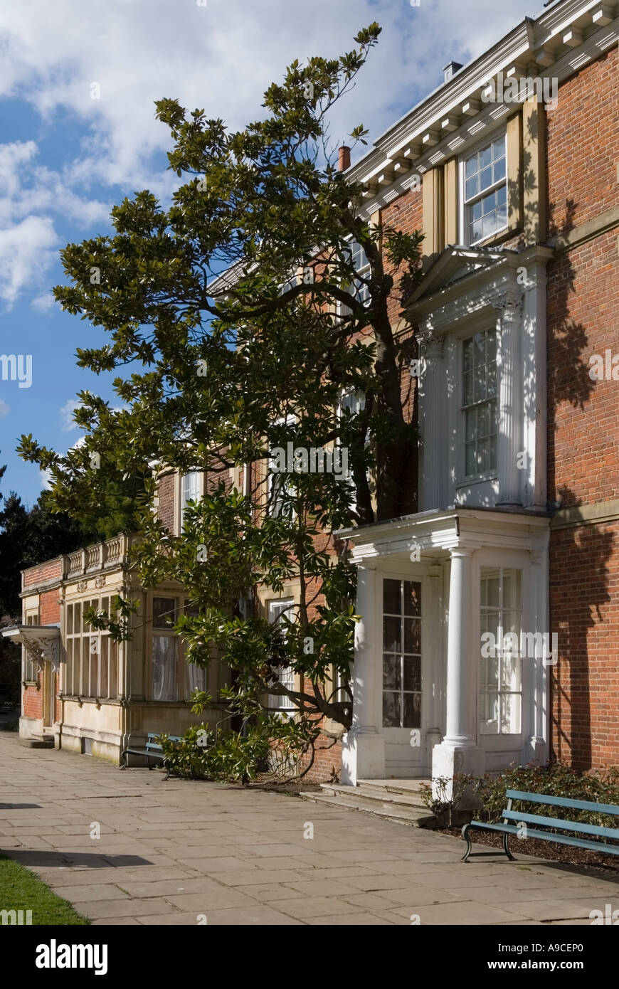 Quaranta Hall e giardini si trova a Enfield London Foto Stock Quaranta Hall e giardini si trova a Enfield London Foto Stock