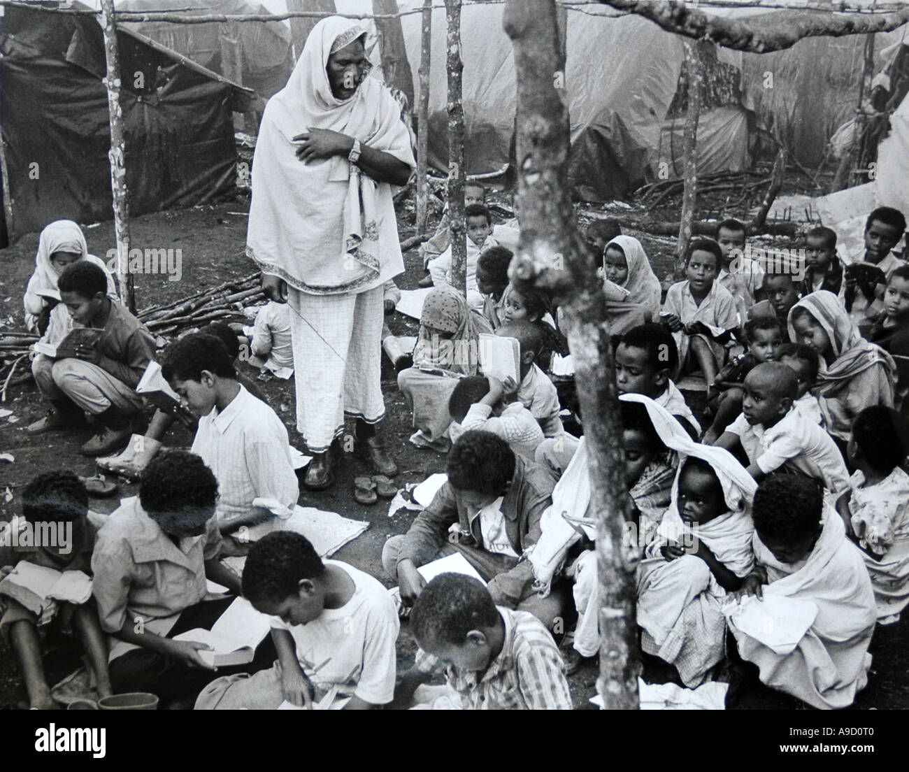Etiopi studiare il Corano mentre in temporaneo esilio in Kenya Settentrionale Camp Foto Stock