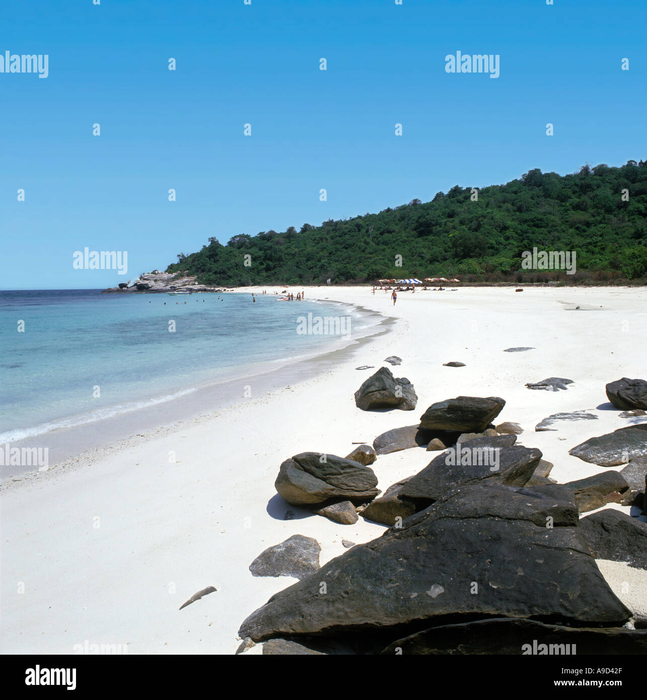 Spiaggia dell'isola disabitata di Ko Phai (Isola di bambù) vicino a Pattaya, Thailandia Foto Stock